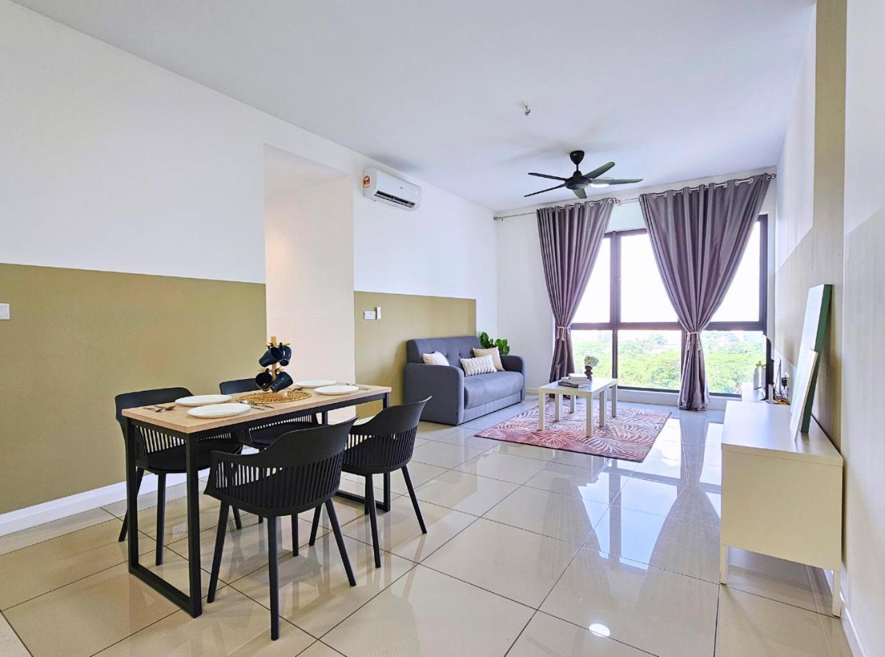 Conezion Near Ioi City Mall, Maeps Serdang, Putrajaya By Cloud Host Oda fotoğraf