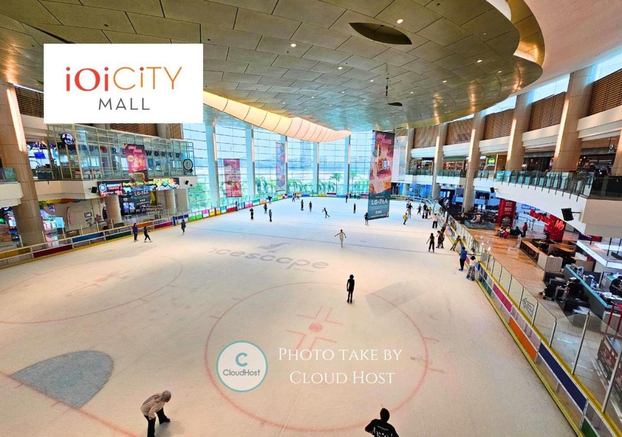 Conezion Near Ioi City Mall, Maeps Serdang, Putrajaya By Cloud Host Dış mekan fotoğraf